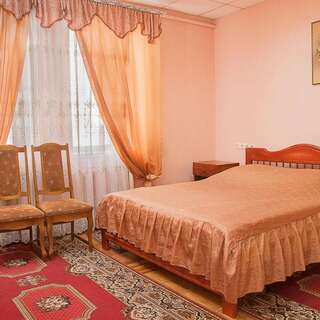 Отель Готельний комплекс Самікс Киев Большой двухместный номер с 1 кроватью-5